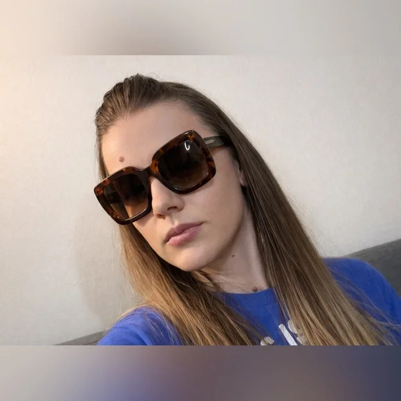 Burberry Tortoise Shell Sunglasses - Picture 13 of 13